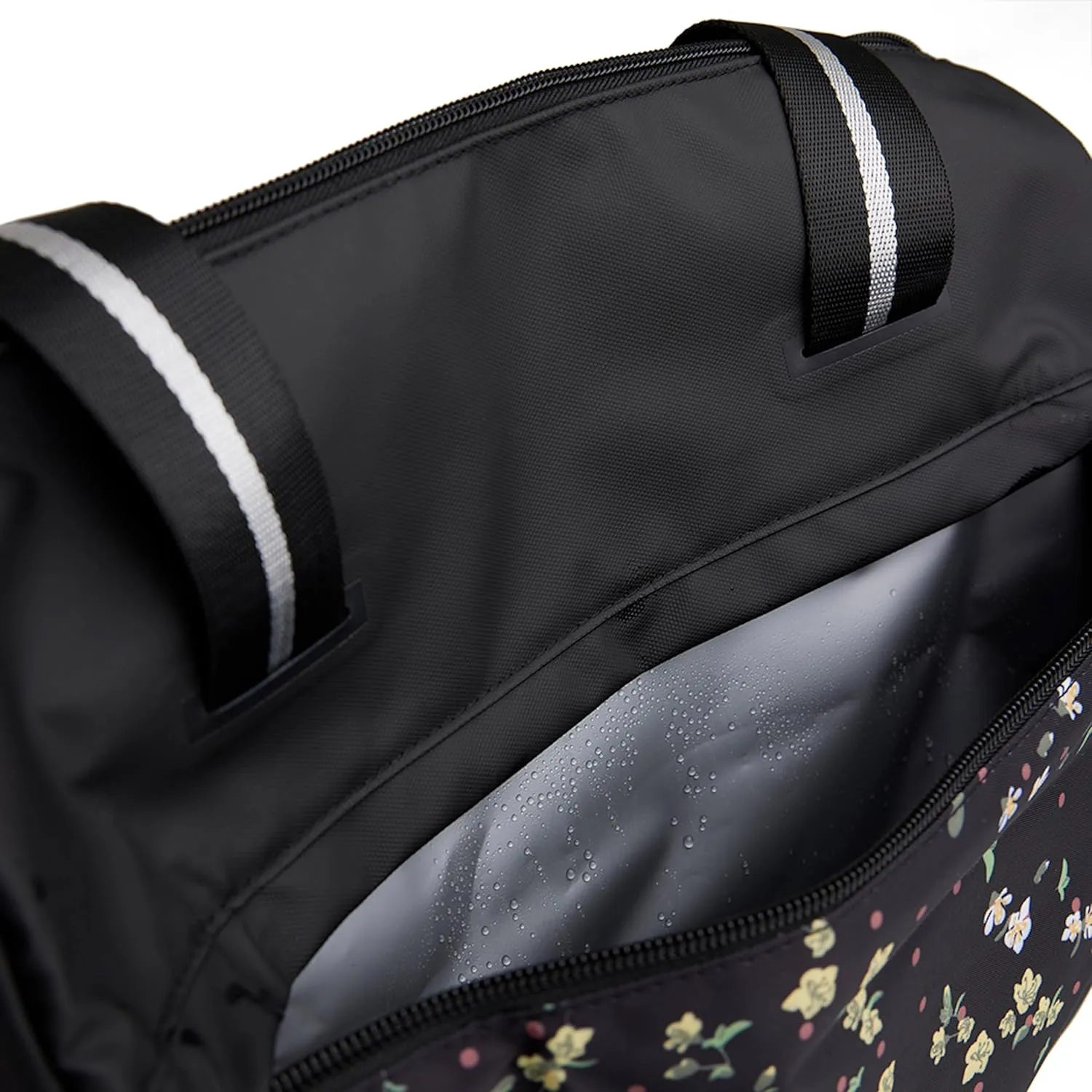 Vooray 25L Trainer Duffel Bag  Lightweight Travel Bag with Shoe Pocket, Ideal for Women and Men, Sports, Gym, Overnight Trips, Football, Traveling, Hospital, and Workouts